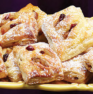 Apple with Walnuts and Dried Fruit Strudel Minis