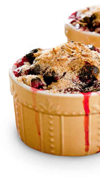 fresh fruit and berry crumble